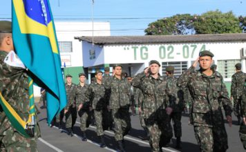 Prefeitura orienta jovens sobre o Alistamento Militar 2026 em Leme, SP