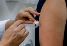 Vacinação contra a dengue já está disponível para crianças e adolescentes em Leme, SP