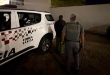 Homem com mandado de prisão por tráfico de drogas é capturado pela Polícia Militar no Jardim Primavera, em Leme, SP
