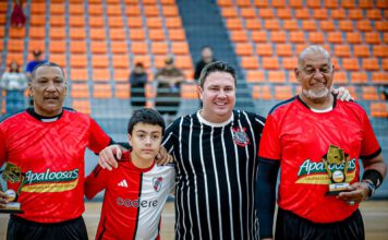 Prefeito Claudemir Borges prestigia final da 7ª Copa Plínio de Futsal em Leme, SP