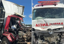 Paciente e motorista de ambulância estão entre 3 feridos de grave acidente que deixou 1 morto na SP-340