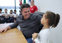 Prefeito Claudemir Borges recebe mais de 60 crianças da Casa da Criança em Leme, SP