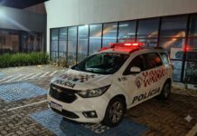 Procurado pela Justiça tenta fugir para dentro de casa, mas acaba preso pela PM em Leme, SP
