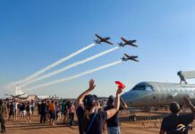 Domingo Aéreo 2026 terá Esquadrilha da Fumaça, Gripen e KC-390 em Pirassununga, SP
