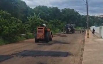 Secretaria de Serviços Públicos realiza manutenção asfáltica na entrada do Jardim Primavera em Leme, SP