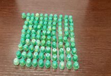 Polícia Militar flagra negociação de traficante de drogas e apreende 103 porções de crack em Leme, SP