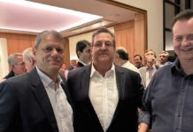 Tarcísio de Freitas é reeleito governador de São Paulo