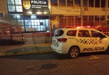 Mulher relata ter sido agarrada pelo pescoço durante discussão em Pirassununga, SP