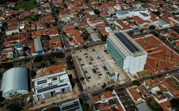 Feriado de 12 de outubro altera funcionamento de serviços públicos em Leme; confira o que abre e fecha